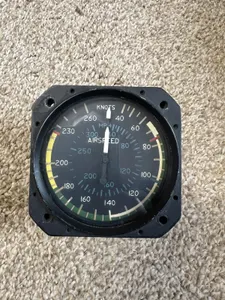 CESSNA 40-260 KNOT AIRSPEED INDICATOR (PART NO. C661040-0202)